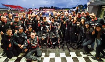 DAYCO DAVE DOMINATES AT BATHURST